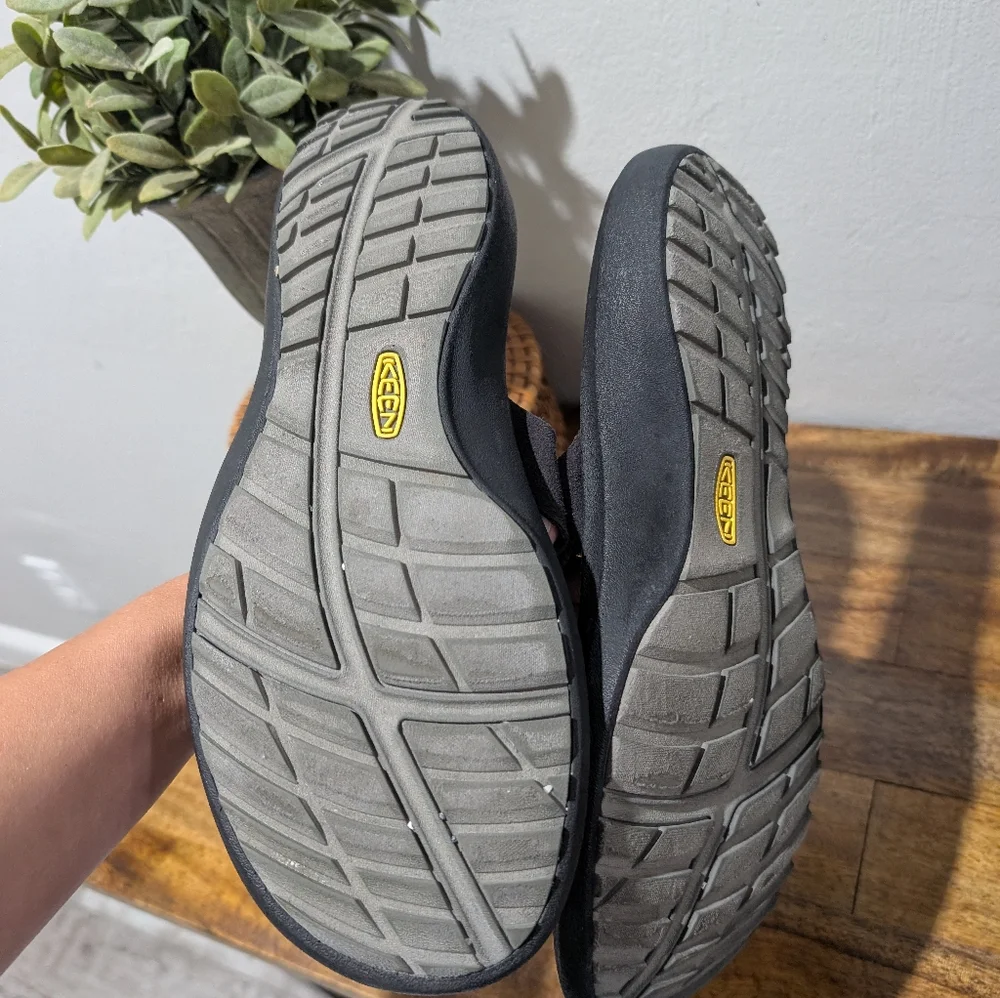 Keen Class Five Mens Size 11‎ Black Grey Casual Flip Flop Thong Sandals 1011017